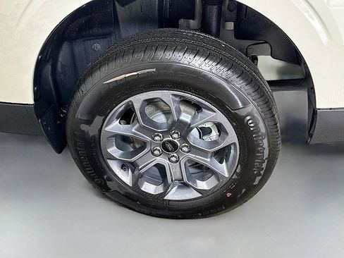 New 2025 Ford Maverick XLT w/ Equipment Group 302A image 18