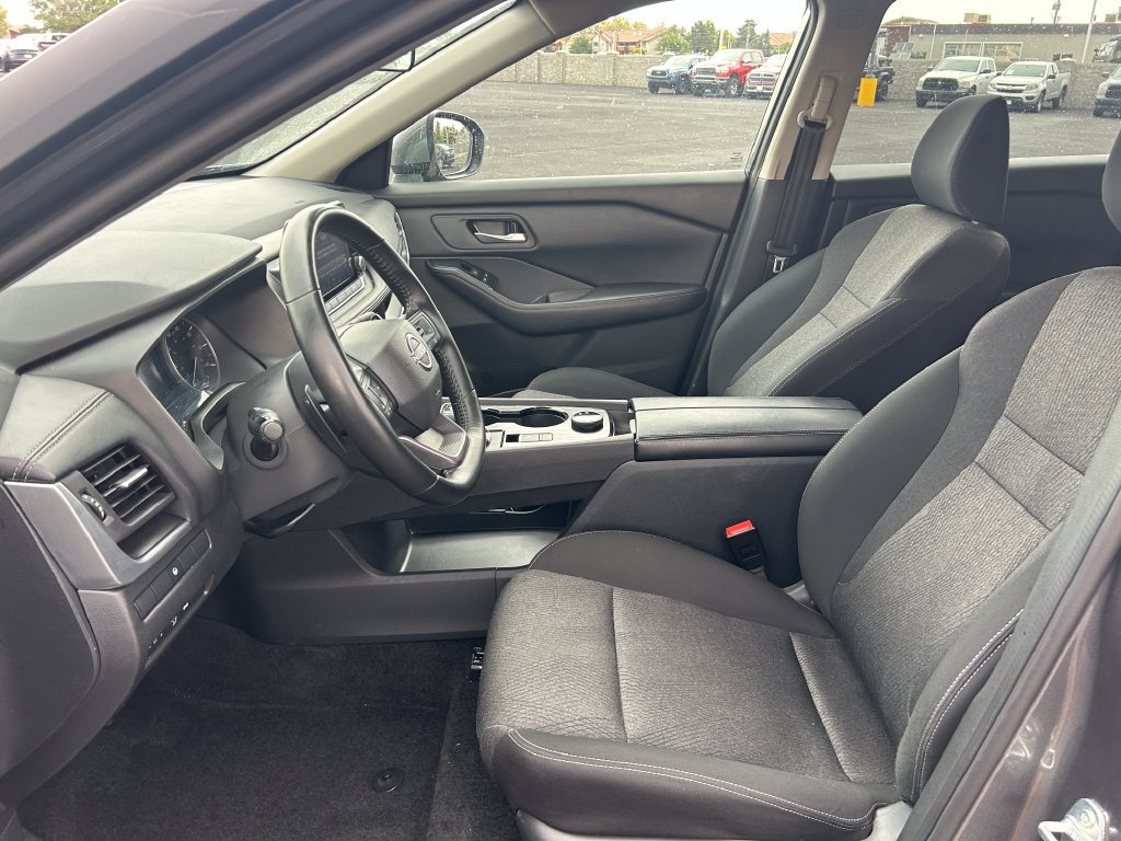 Used 2025 Nissan Rogue SV AWD/4WD image 25