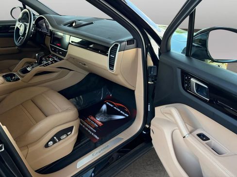 Used 2019 Porsche Cayenne AWD/4WD image 19