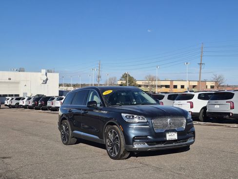 Used 2022 Lincoln Aviator Reserve w/ Equipment Group 201A image 2