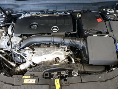 Used 2023 Mercedes-Benz GLB 250 4MATIC w/ Premium Package image 53