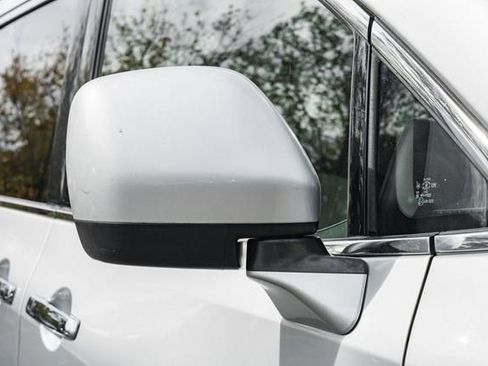 Used 2012 Nissan Quest S image 14