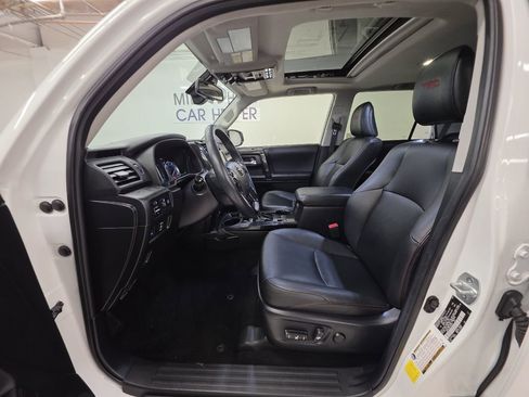 Used 2020 Toyota 4Runner TRD Off-Road Premium w/ Moonroof Package AWD/4WD image 8