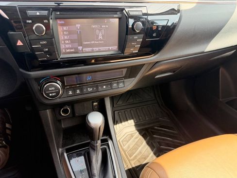 Used 2014 Toyota Corolla LE FWD image 14