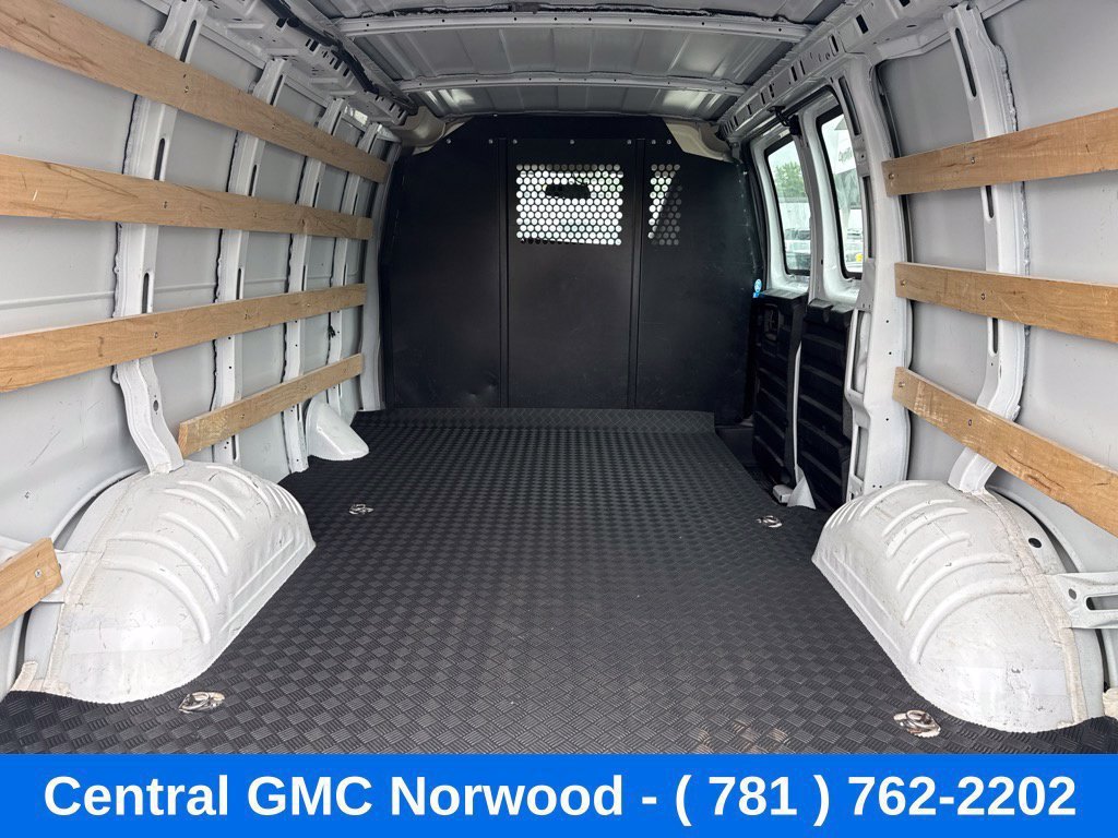 Used 2021 Chevrolet Express 2500 w/ Driver Convenience Package RWD image 12