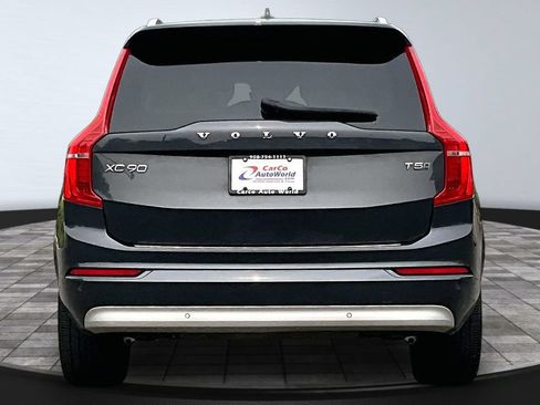 Used 2022 Volvo XC90 T5 Momentum w/ Climate Package AWD/4WD image 6