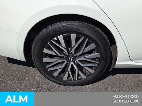 Used 2025 Nissan Altima 2.5 SV FWD image 16