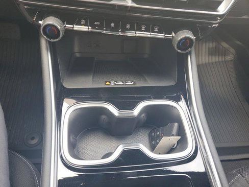 New 2026 Chevrolet Traverse LT w/ Midnight/Sport Edition image 28