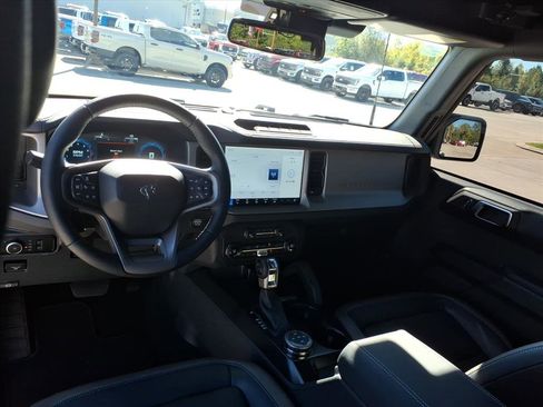 Used 2025 Ford Bronco Outer Banks w/ Sasquatch Package image 15