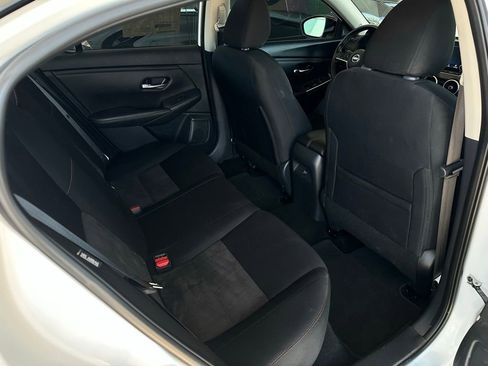 Used 2024 Nissan Sentra SR w/ Lighting Package FWD image 18