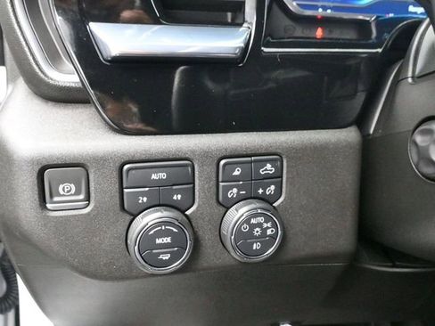 Used 2023 Chevrolet Silverado 1500 LTZ image 25