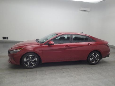 Used 2023 Hyundai Elantra SEL w/ Convenience Package FWD image 2