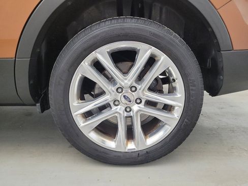 Used 2017 Ford Explorer XLT w/ Equipment Group 202A AWD/4WD image 31