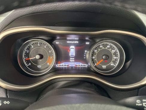Used 2015 Jeep Cherokee Limited AWD/4WD image 17
