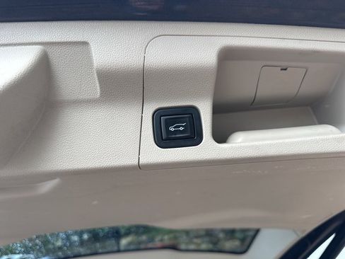 Used 2017 GMC Acadia Denali w/ Technology Package image 28