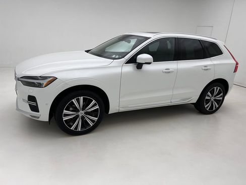 Used 2023 Volvo XC60 B5 Ultimate w/ Climate Package image 9