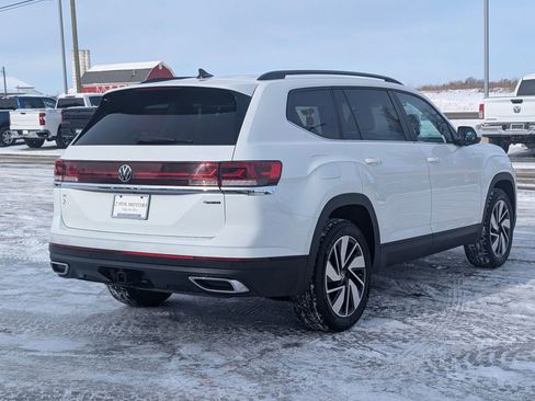 Used 2024 Volkswagen Atlas SE image 4