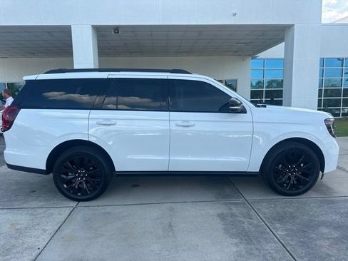Used 2025 Ford Expedition Platinum w/ Stealth Appearance Package AWD/4WD image 8