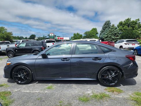 Used 2025 Honda Civic Sport image 4