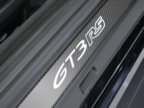 Used 2025 Porsche 911 GT3 RS w/ Weissach Package RWD image 15