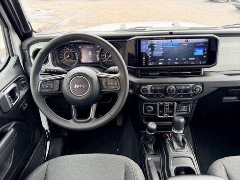 Certified 2025 Jeep Gladiator Sport image 11