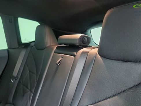 Used 2024 BMW iX xDrive50 w/ Sport Package AWD/4WD image 32