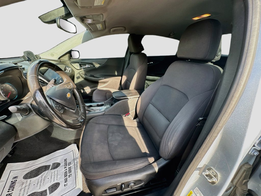 Used 2017 Chevrolet Malibu LT FWD image 22
