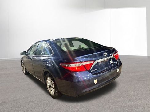 Used 2015 Toyota Camry LE image 2