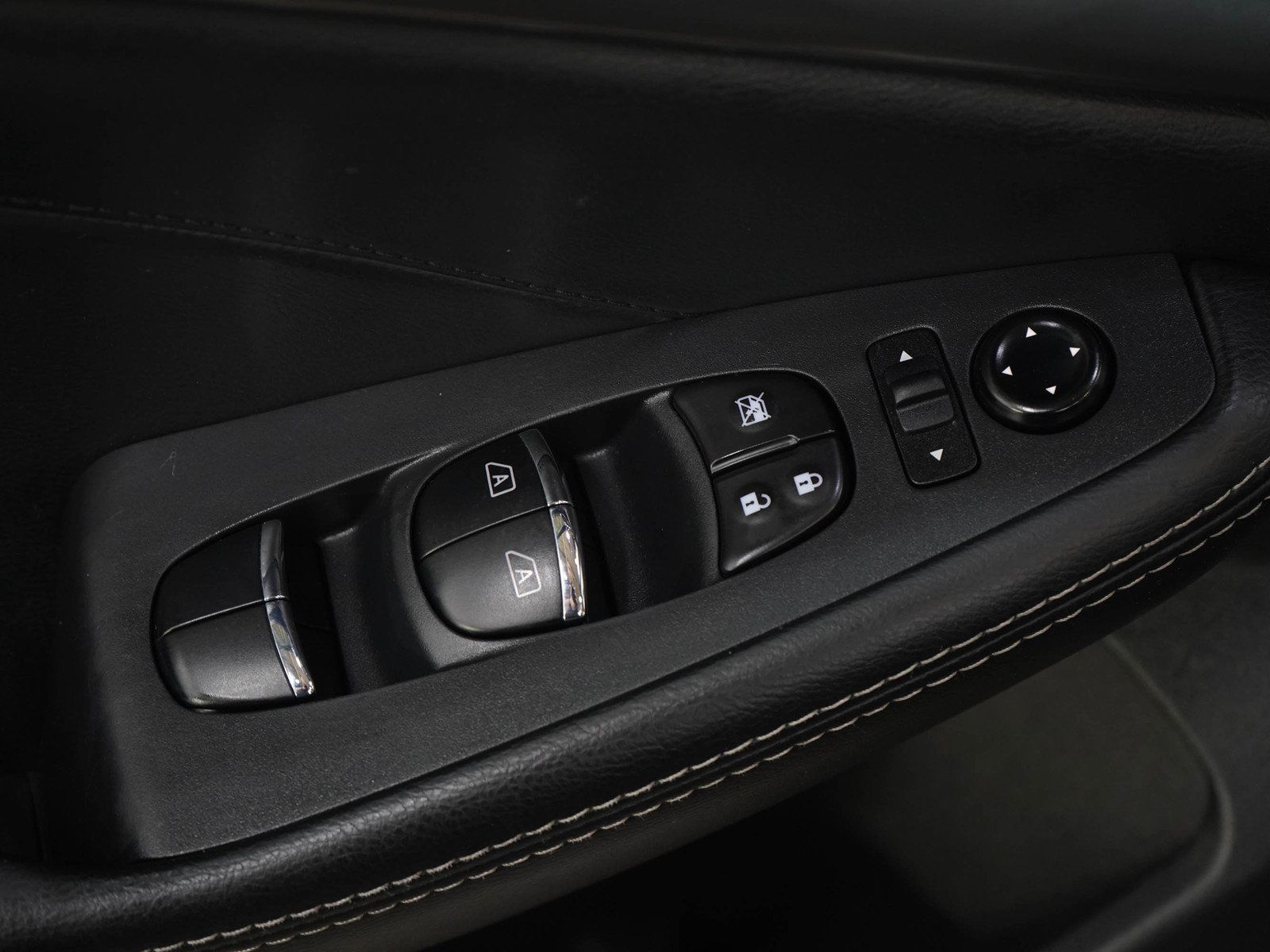 Used 2023 Nissan Maxima SL FWD image 21