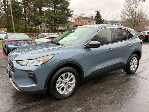 Used 2023 Ford Escape Active w/ Tech Pack #1 AWD/4WD image 2