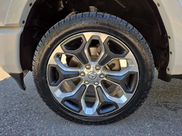 Used 2022 RAM 1500 Limited w/ Body-Colour Bumper Group AWD/4WD image 9