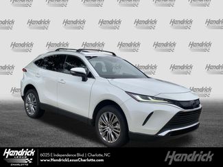 Used 2022 Toyota Venza XLE AWD/4WD video 1