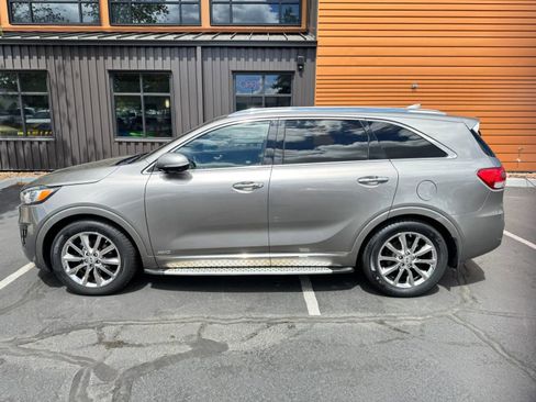 Used 2017 Kia Sorento SX AWD/4WD image 2