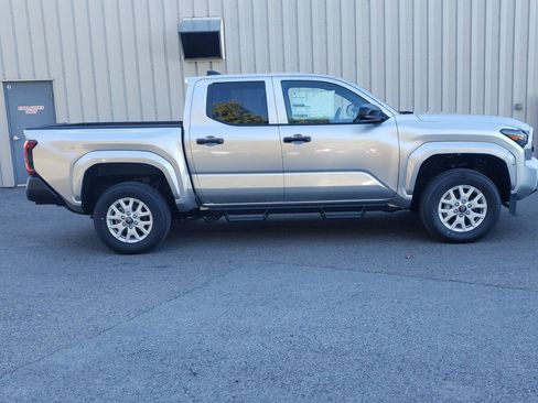 New 2025 Toyota Tacoma SR image 15