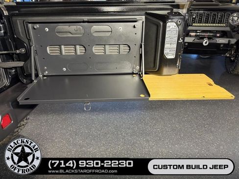 Used 2023 Jeep Wrangler Unlimited Rubicon 4xe AWD/4WD image 38
