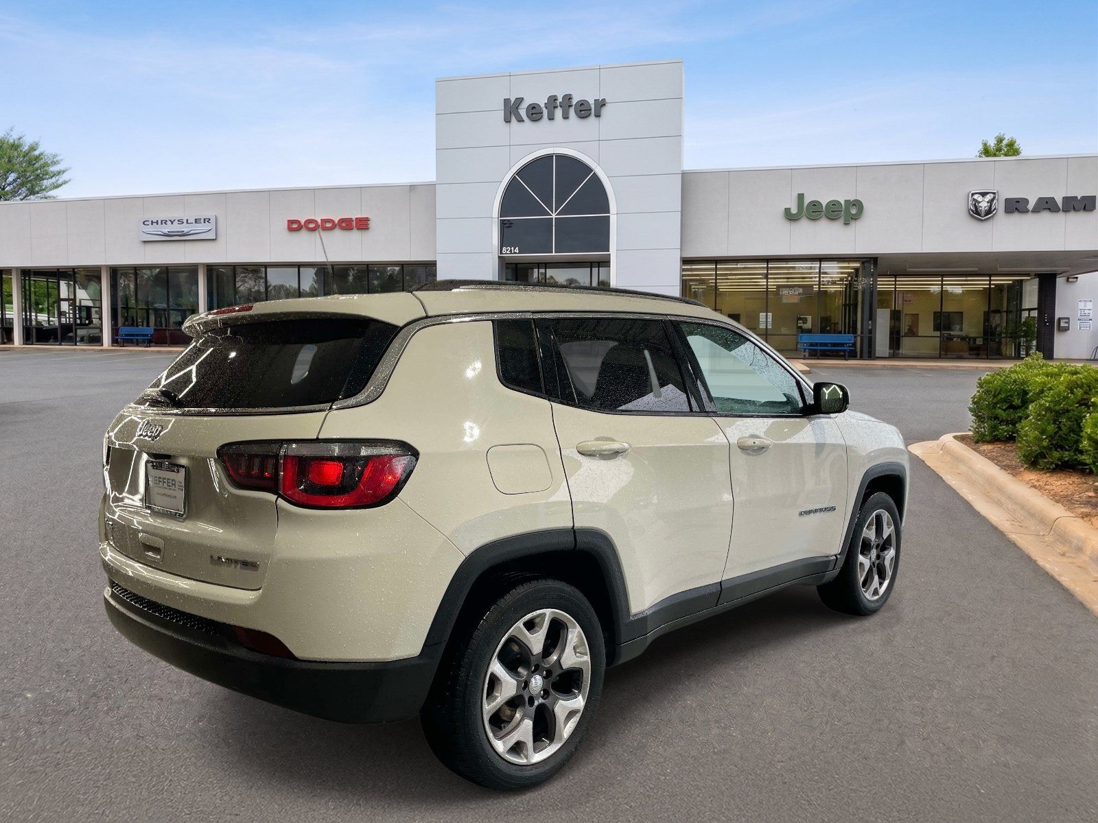 Certified 2017 Jeep Compass Limited w/ Navigation Group AWD/4WD image 6