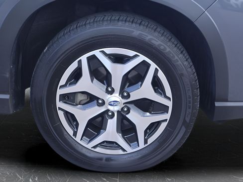 Certified 2023 Subaru Forester Premium AWD/4WD image 30
