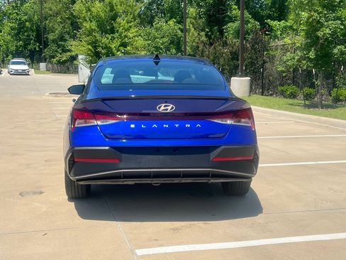Used 2025 Hyundai Elantra Sport FWD image 10