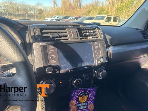 Used 2020 Toyota 4Runner TRD Off-Road Premium image 15