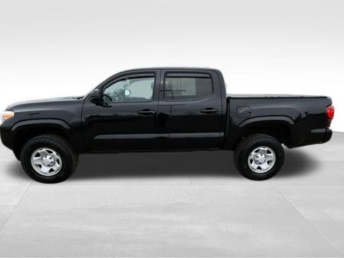 Used 2022 Toyota Tacoma SR AWD/4WD image 8