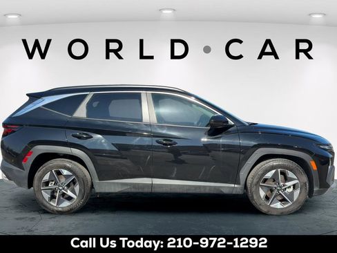 Certified 2025 Hyundai Tucson SEL FWD image 8