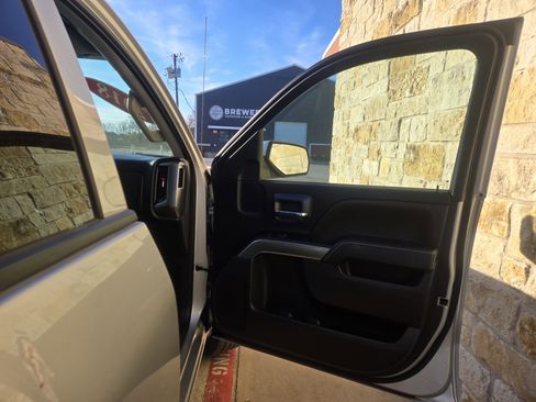 Used 2018 Chevrolet Silverado 1500 LT w/ Texas Edition image 8