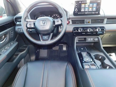 New 2025 Honda Pilot TrailSport image 23