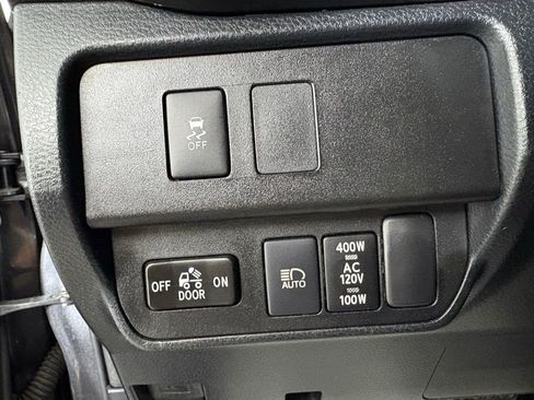 Used 2021 Toyota Tacoma TRD Off-Road AWD/4WD image 19