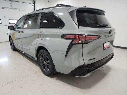 New 2026 Toyota Sienna XSE image 5