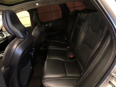 Used 2022 Volvo XC60 B5 Inscription image 21
