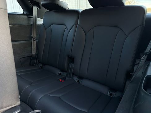 Used 2025 Audi Q7 3.0T Premium Plus image 19