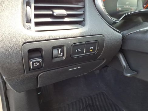 Used 2014 Chevrolet Impala LT FWD image 18
