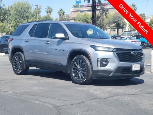 Used 2023 Chevrolet Traverse RS w/ LPO, Floor Liner Package FWD image 39