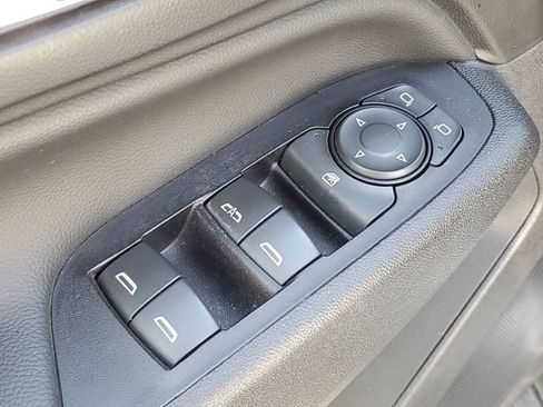 Used 2019 Chevrolet Equinox LT FWD image 16